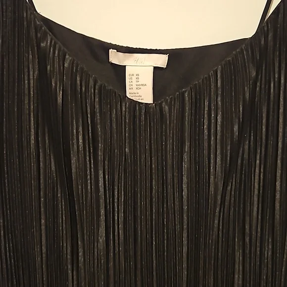 H&M Ribbes Tank - Picture 2 of 3